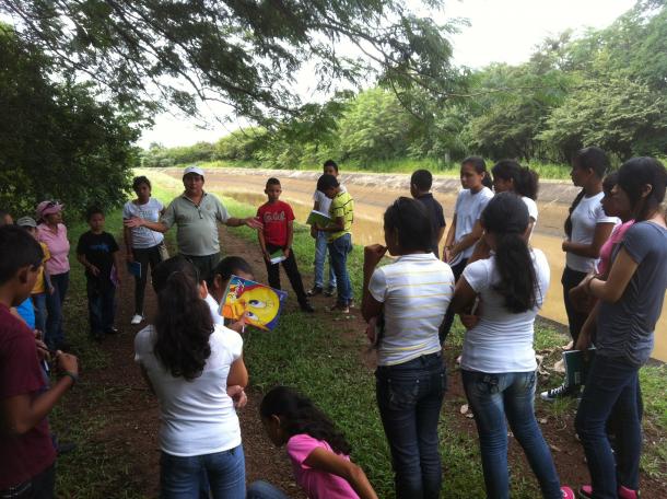 Chuty and class on InterAmerican highway